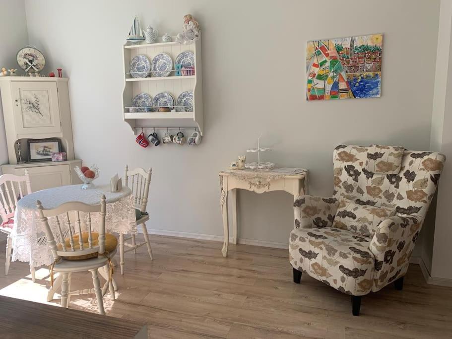 Cozy Apartment In A Historical Town Sillamäe Exterior foto